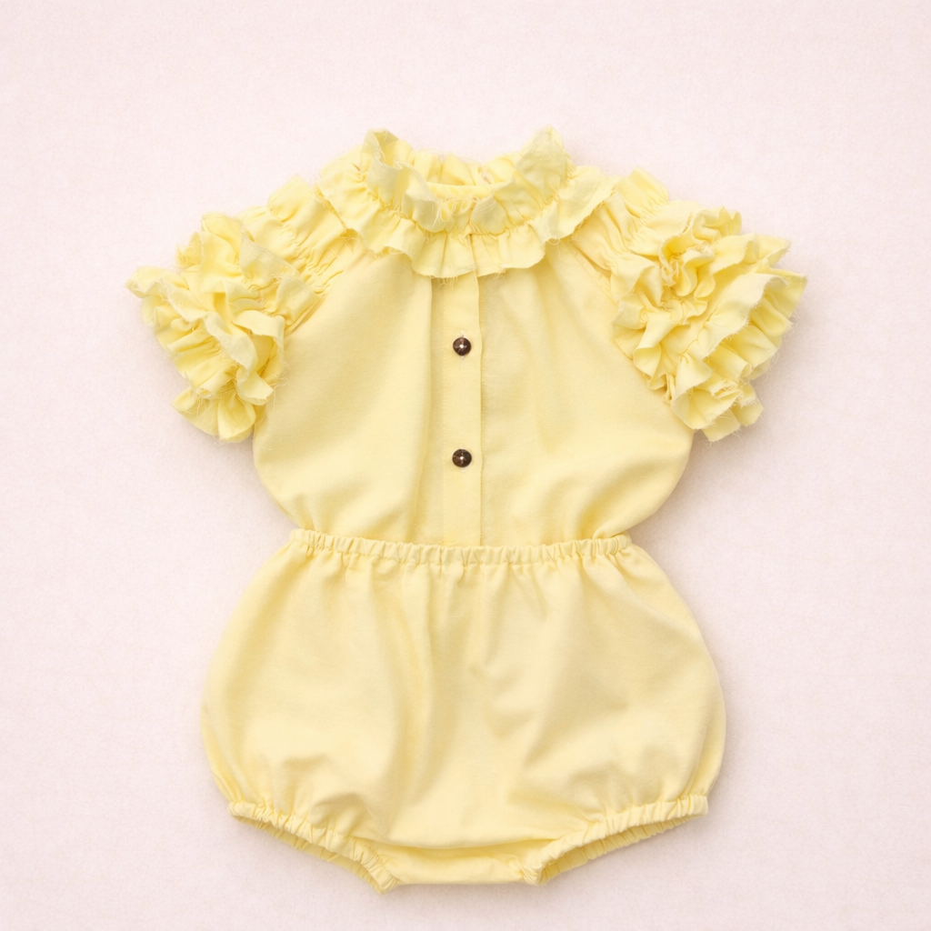 Completo giallo soleil con balze