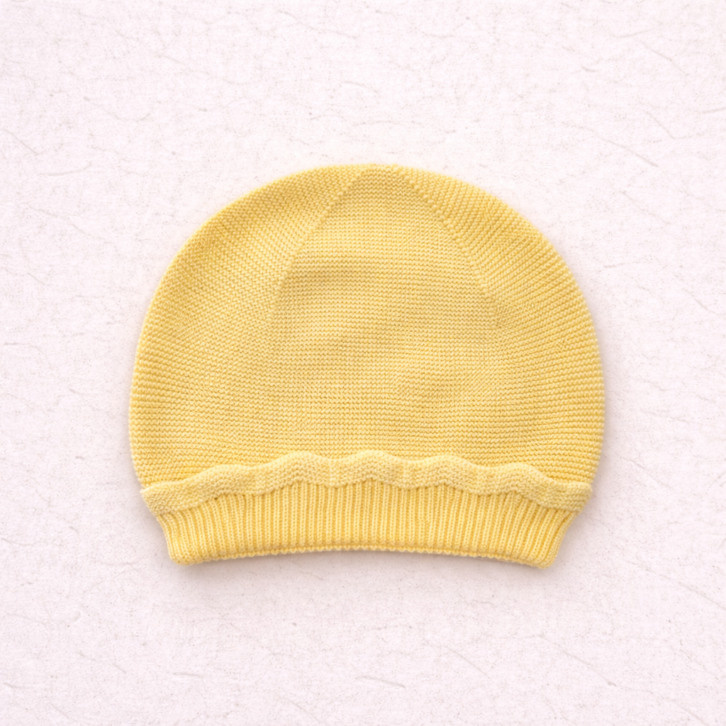Cappellino neonato in maglia