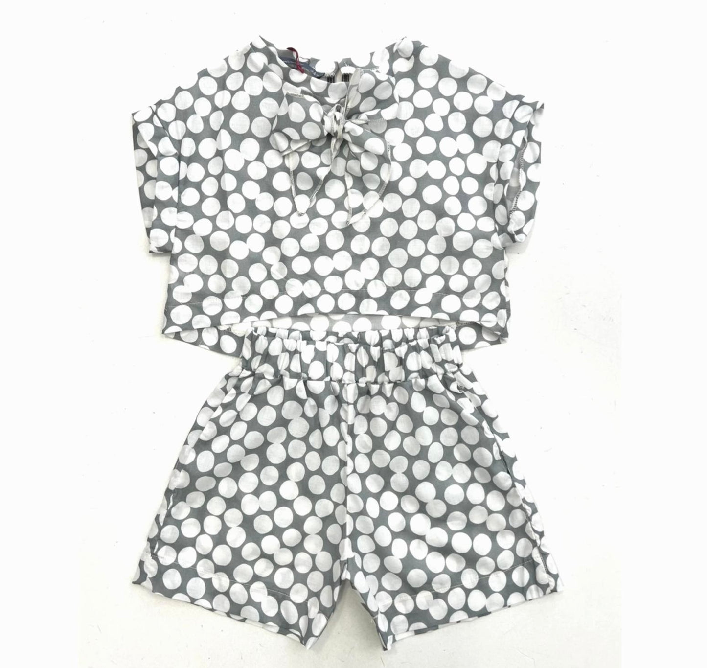 Completo estivo a pois grigio