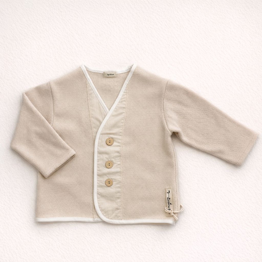 Cardigan burro con bottoni in legno