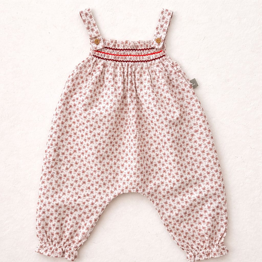 Salopette floreale con smock