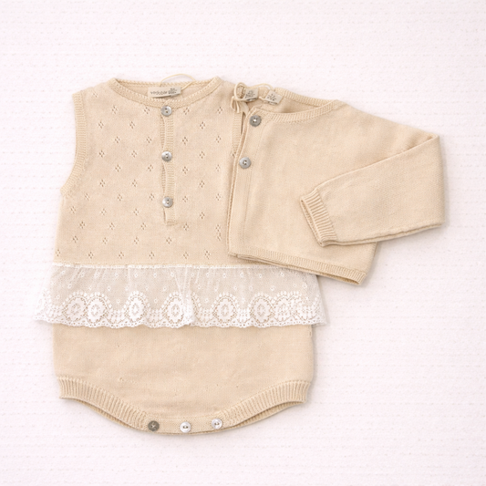 Completo neonato in maglia con pizzo