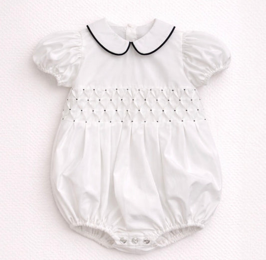 Pagliaccetto bianco con colletto e smock