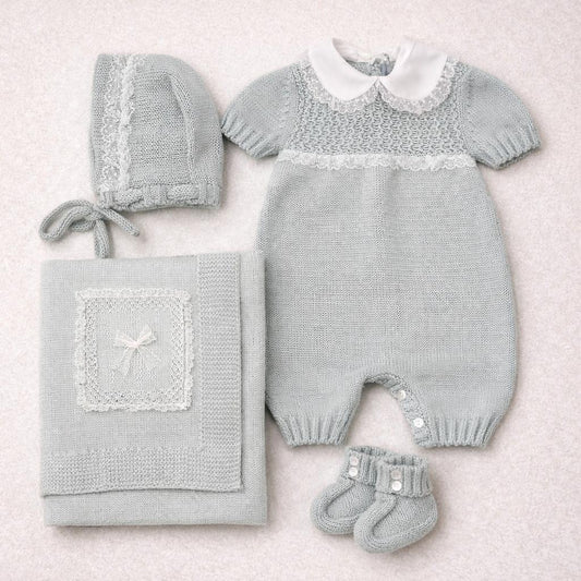 Completo nascita in maglia con copertina coordinata “Dolce Attesa” – 4 pezzi